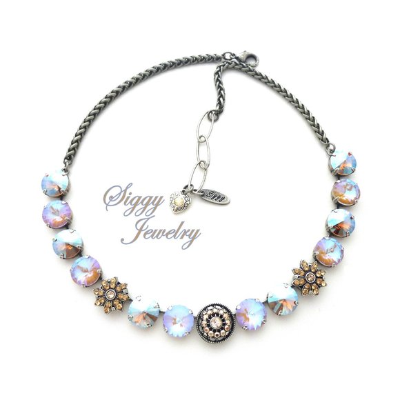 Flower Embellished Crystal Necklace in Light Topaz Shimmer and Cappuccino DeLite - Picture 4 of 5